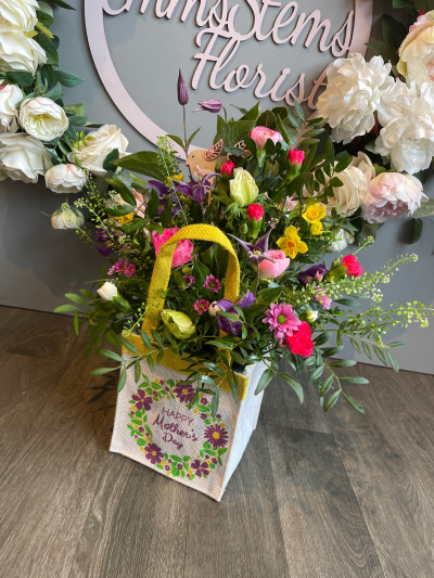 Mothers Day bag - Beautiful hessian bag with Mothers Day detail filled with seasonal flowers.