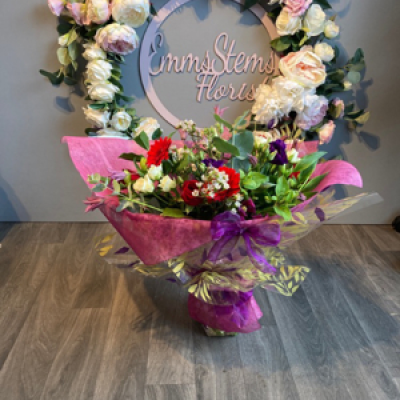 Bloom's Delight - Let Emms Stems choose your beautiful blooms. Flowers may vary from the photo shown but they will still be the same colours included.
