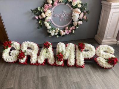 GRAMPS - GRAMPS- With a red ribbon edge and red flower sprays 