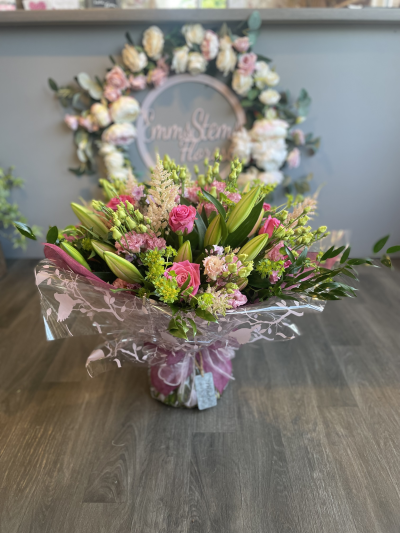 Summer Breeze - This amazing beautiful bouquet is full of lovely flowers to show your Mum just how amazing she is