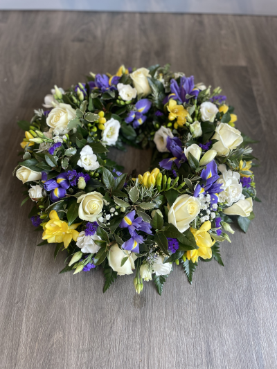 Wreath - A classic textured design in white, yellow and blue.