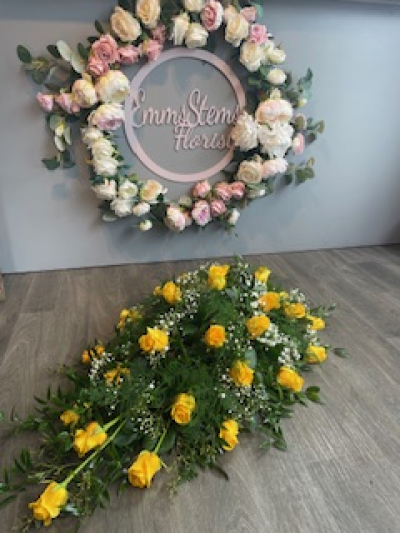 Yellow Rose Single Ended Spray - Yellow Roses & Luxury Foliage Single Ended Spray
Standard- 3ft
Medium- 4ft
Large- 5ft