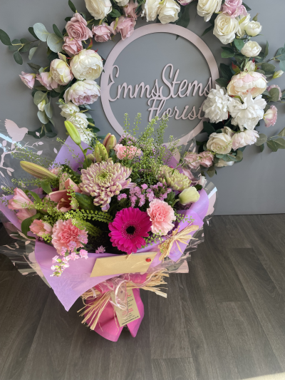 In the pink Bouquet - Beautiful bouquet in seasonal pink flowers