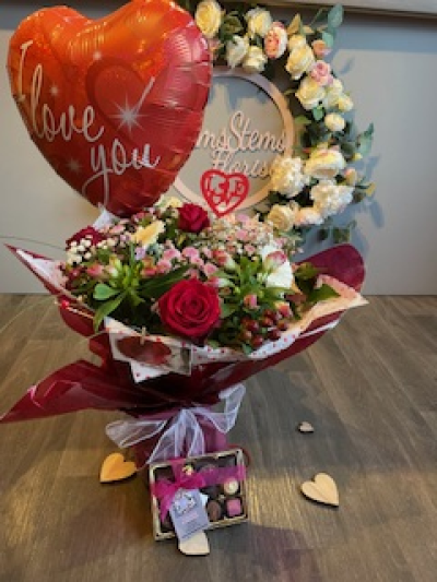 Perfect Love - A beautiful luxury bouquet chosen by Emms Stems including a lovely box of Belgium Chocolates and I Love You Balloon.